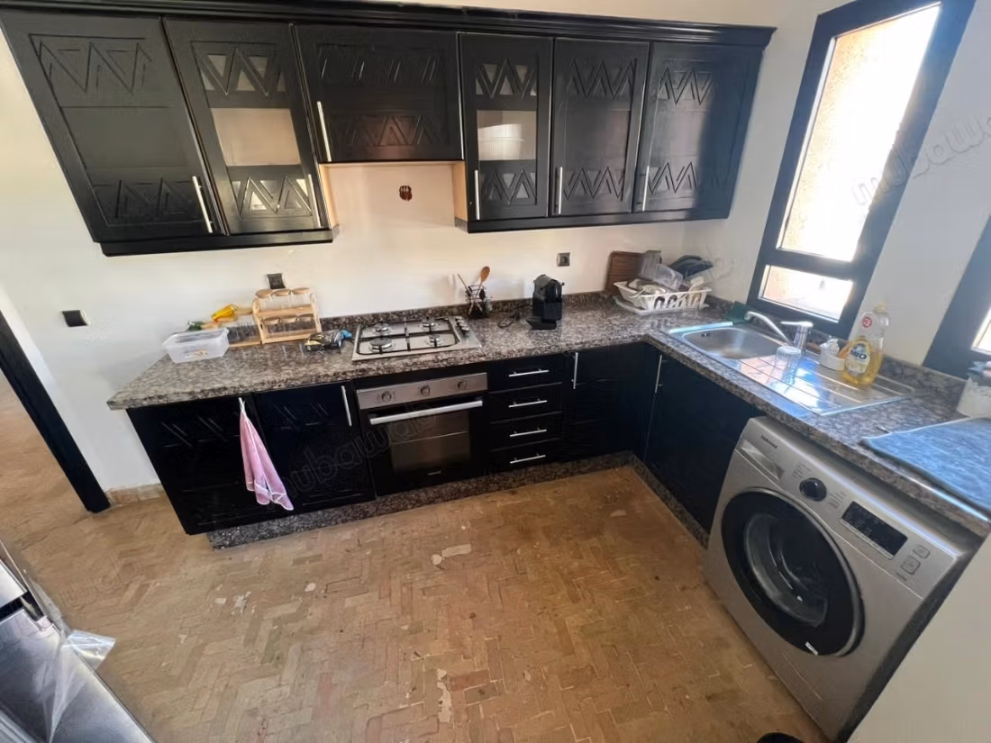 Gemeubileerd appartement met 2 slaapkamers en terras
Residentie met zwembad