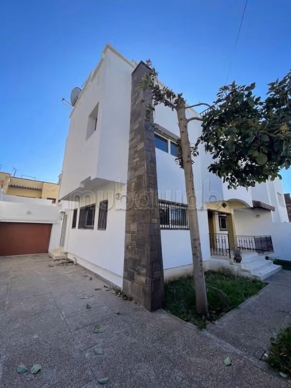 Villa en venta en el barrio de Al-Salam en Salé