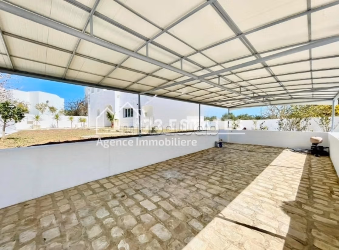 Villa S3 con vista mare e piscina a Gammarth