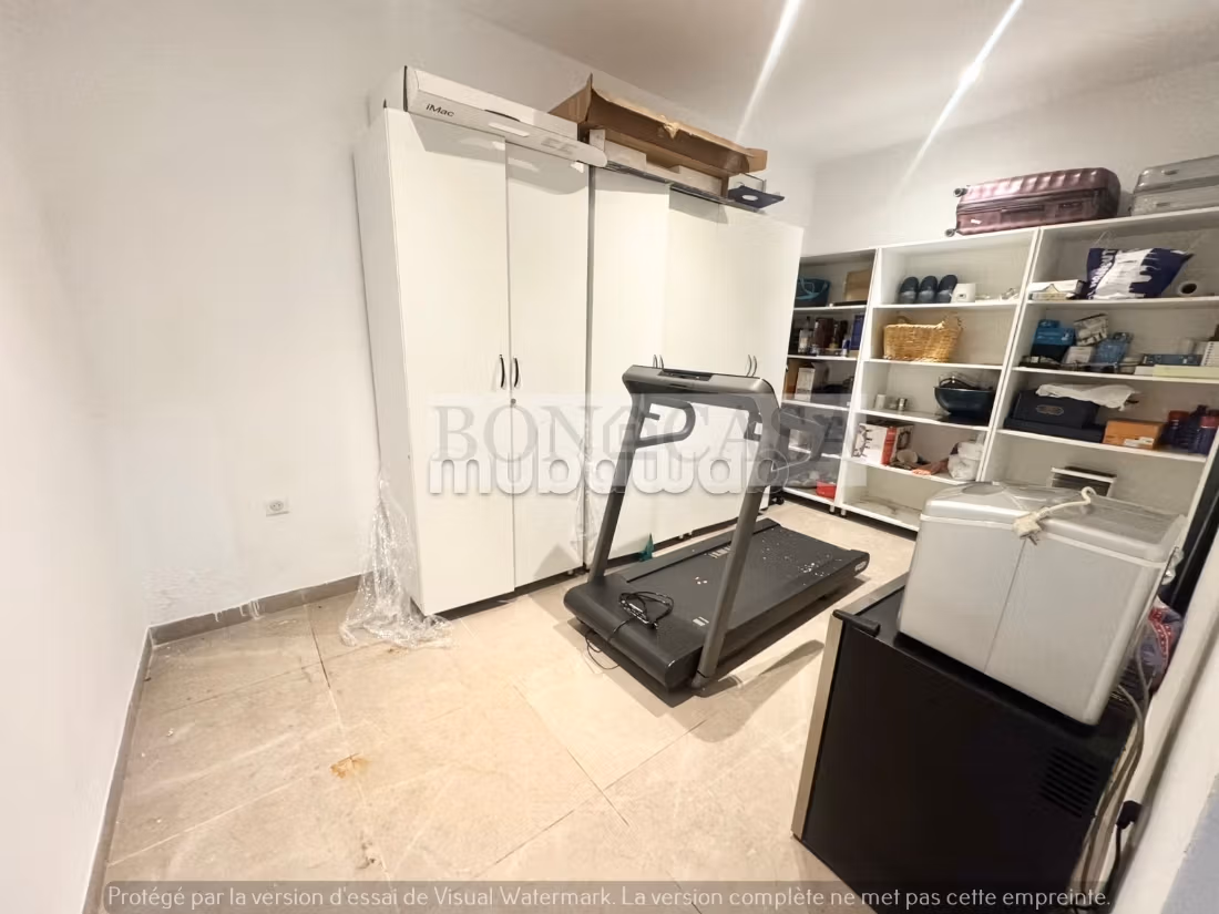 Villa S4 vuota con piscina e giardino in affitto a Gammarth