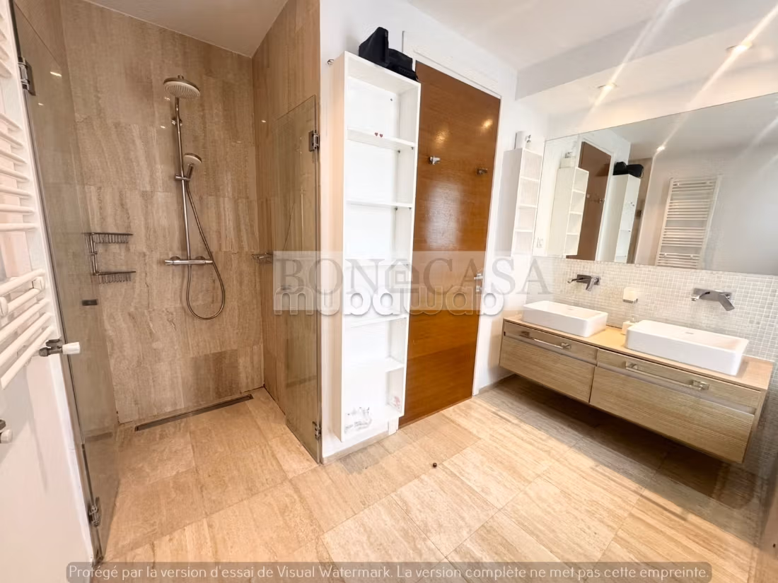 Villa S4 vuota con piscina e giardino in affitto a Gammarth