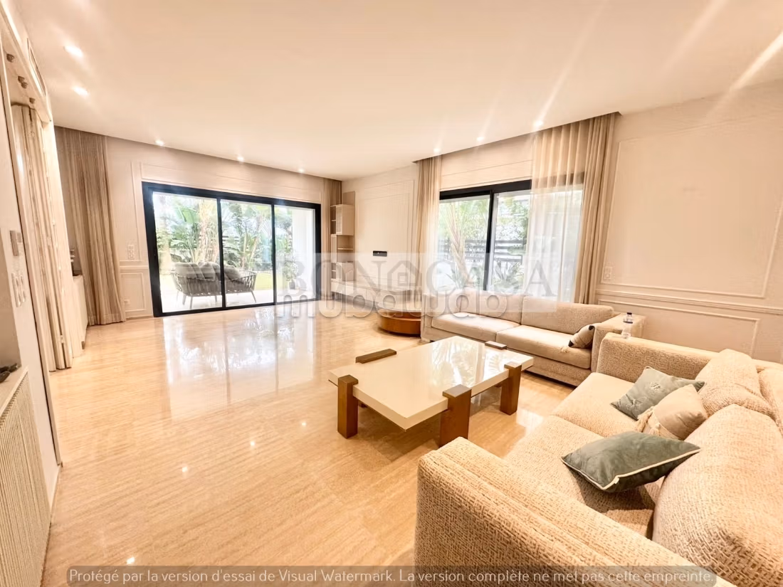 Villa S4 vuota con piscina e giardino in affitto a Gammarth