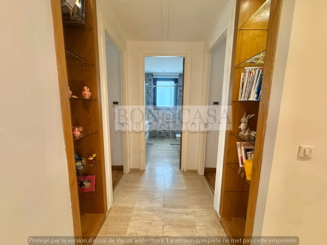 Villa S4 vuota con piscina e giardino in affitto a Gammarth