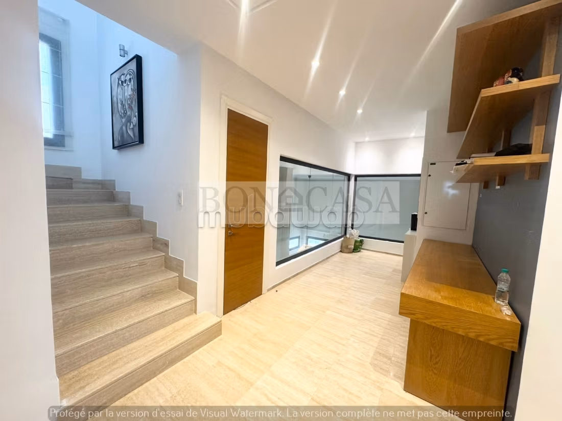 Villa S4 vuota con piscina e giardino in affitto a Gammarth