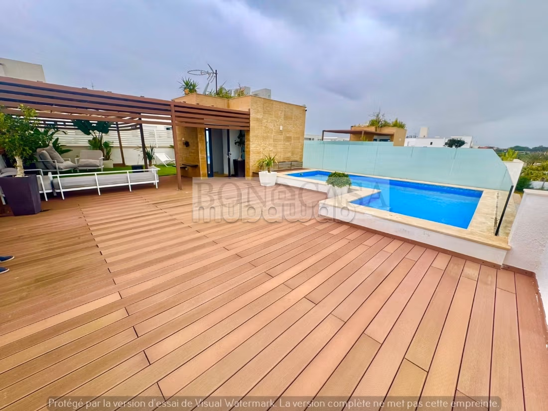 Villa S4 vuota con piscina e giardino in affitto a Gammarth