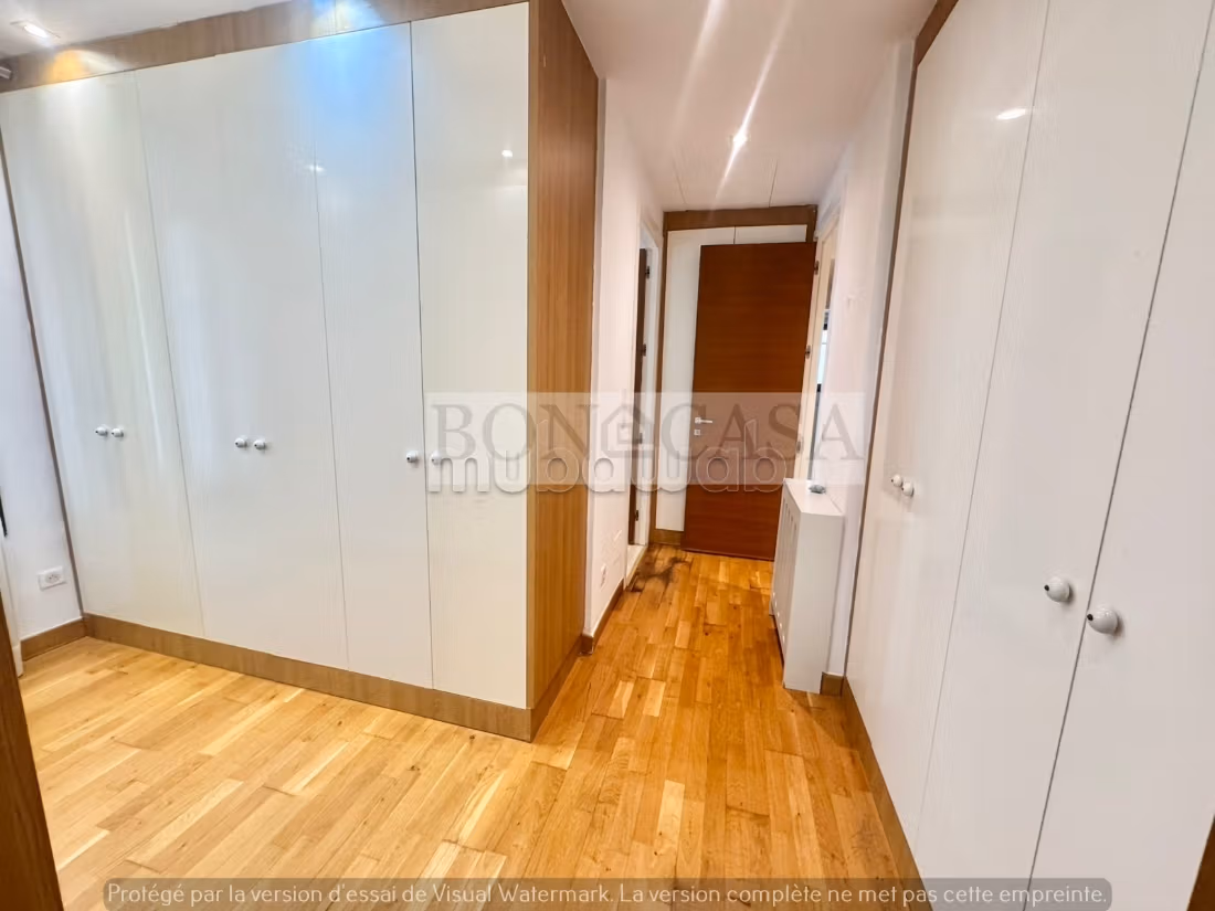 Villa S4 vuota con piscina e giardino in affitto a Gammarth