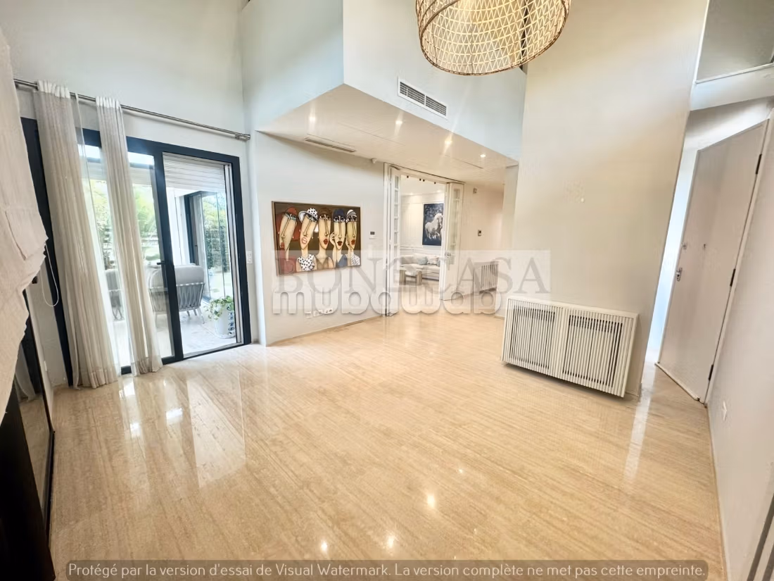 Villa S4 vuota con piscina e giardino in affitto a Gammarth