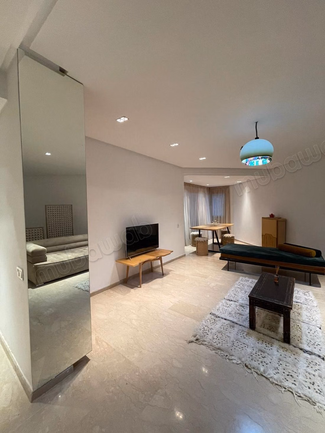 Très bel appartement en location à Hivernage.
Surface totale 100 m².
Meublé