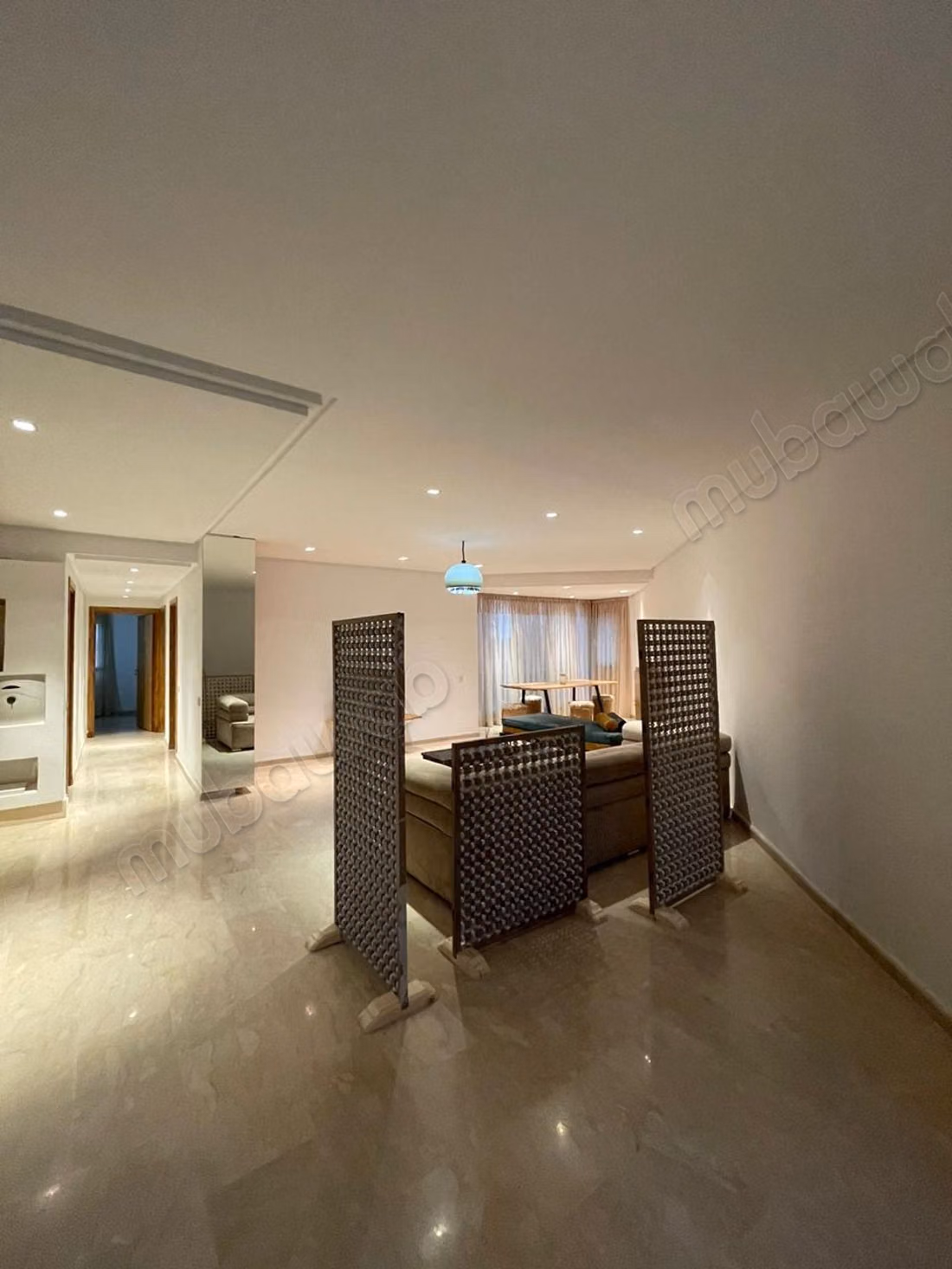 Très bel appartement en location à Hivernage.
Surface totale 100 m².
Meublé