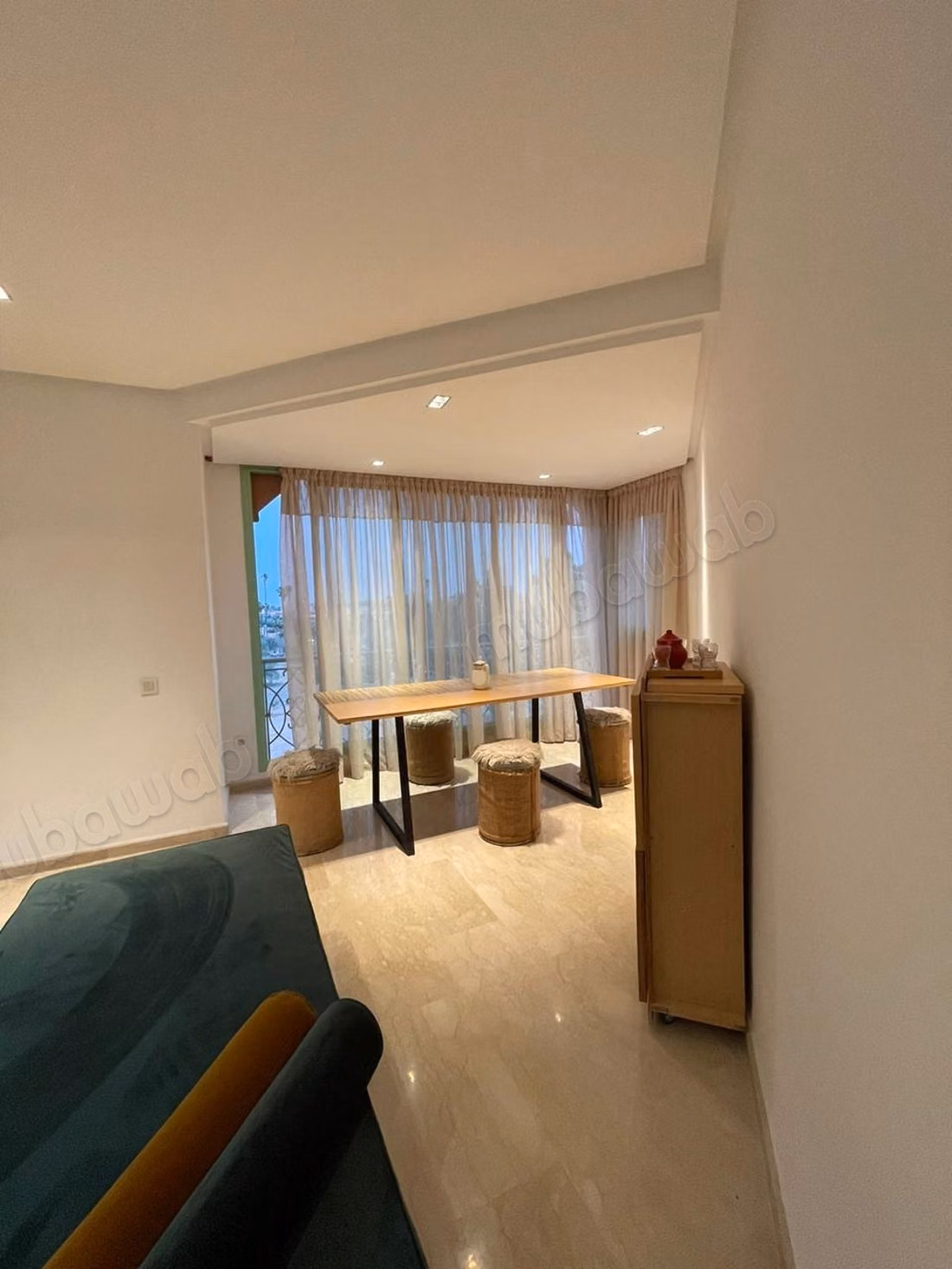 Très bel appartement en location à Hivernage.
Surface totale 100 m².
Meublé