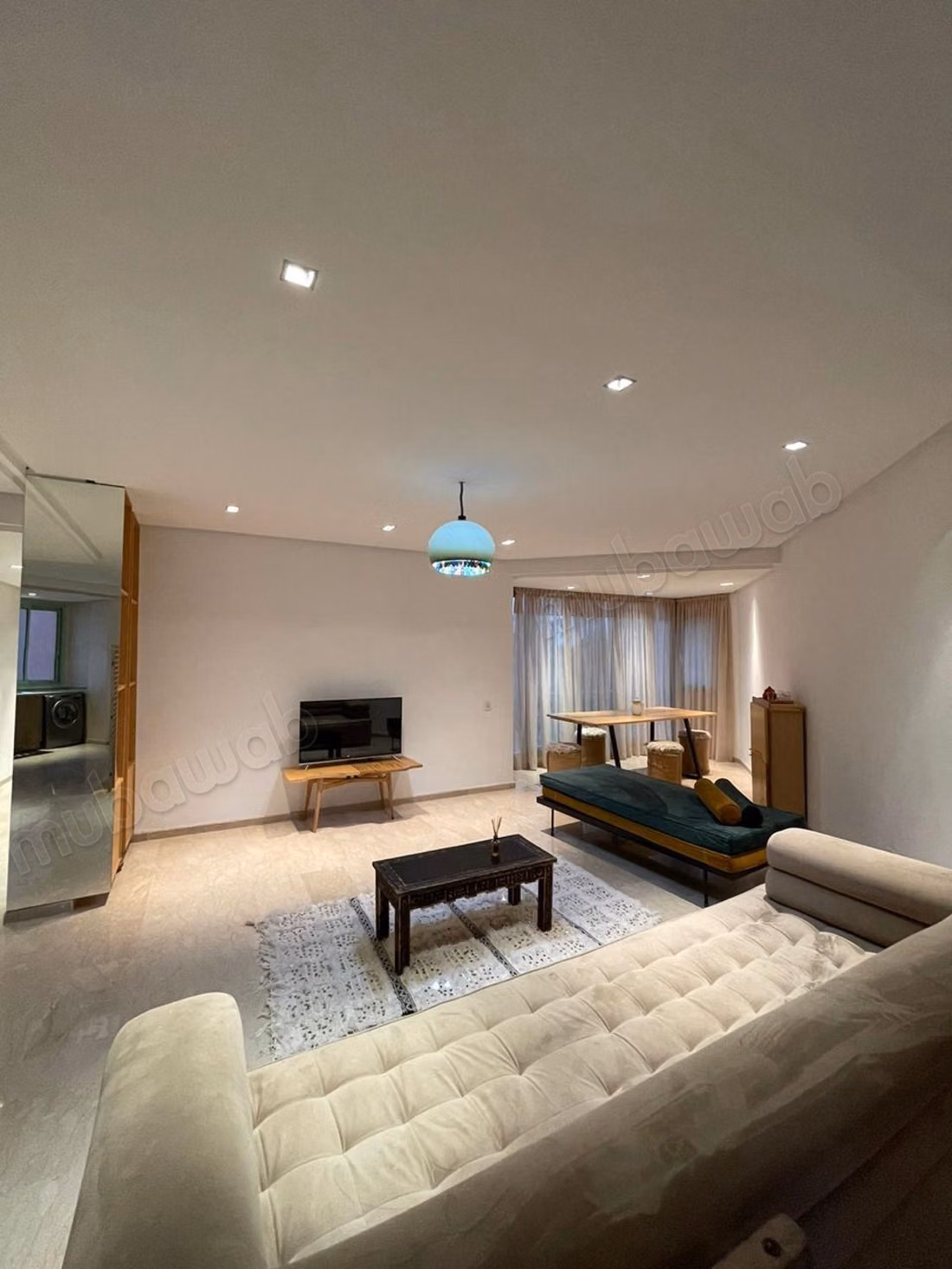 Très bel appartement en location à Hivernage.
Surface totale 100 m².
Meublé