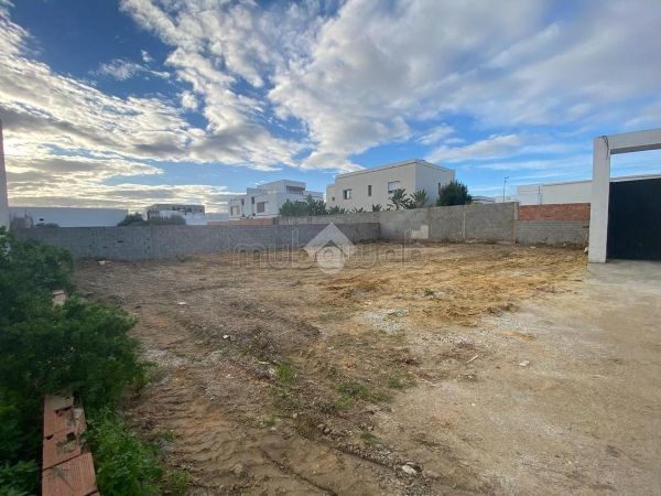 Terrain habitation ind. En vente