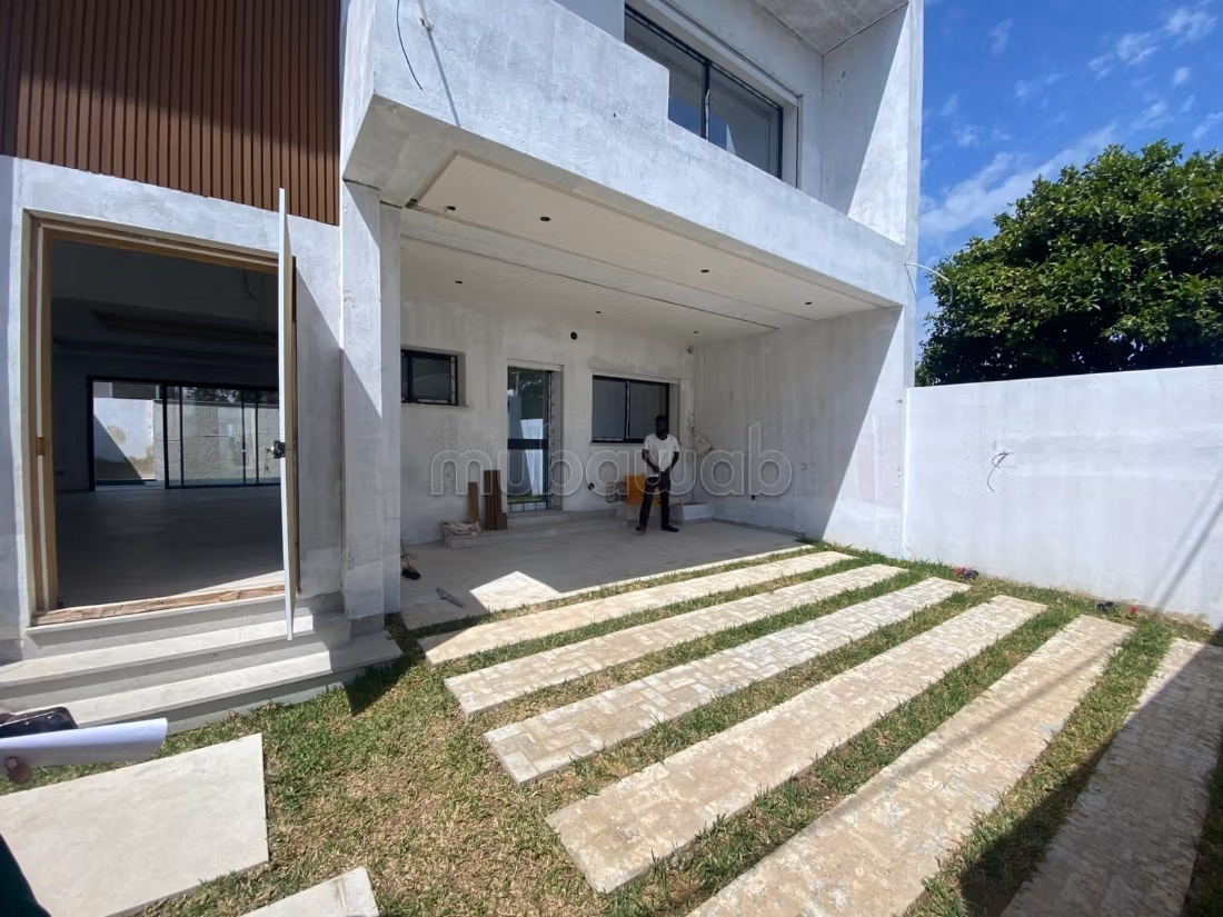 Semi-detached villa for sale