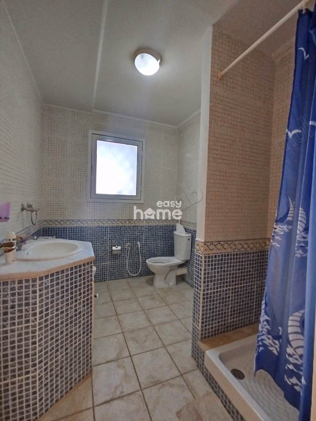 Villa meublée de 250m² sur un terrain de 598m²