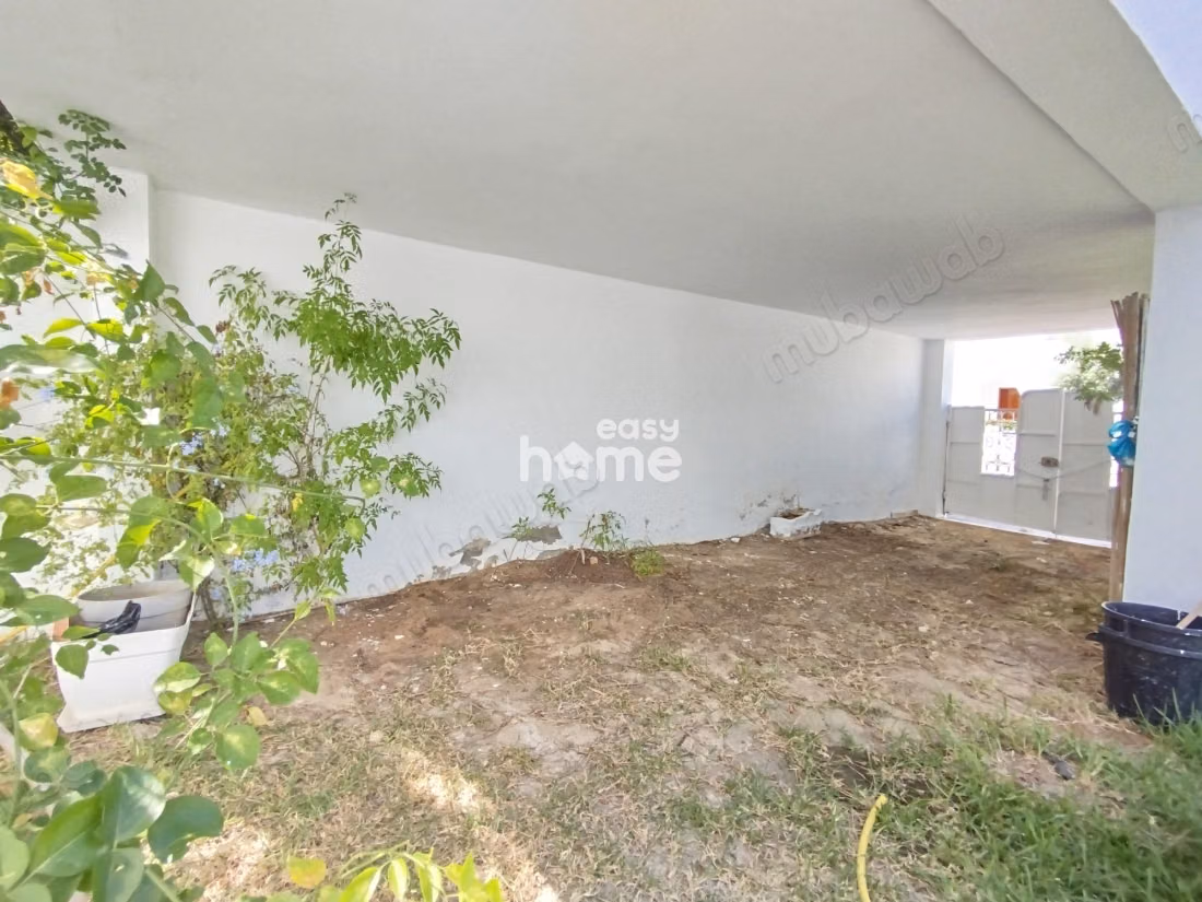 Villa meublée de 250m² sur un terrain de 598m²