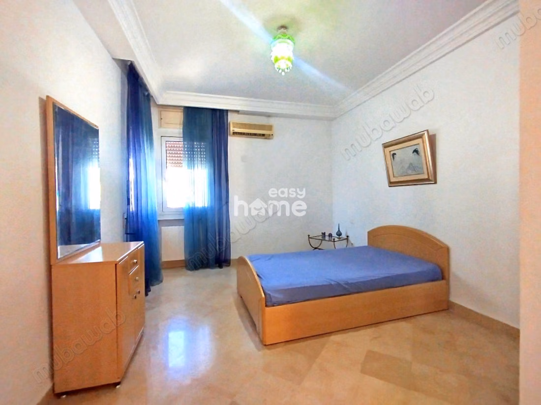 Villa meublée de 250m² sur un terrain de 598m²