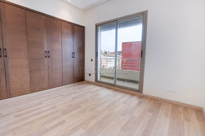 Busca pisos en venta en Bournazil. Superficie 174 m²