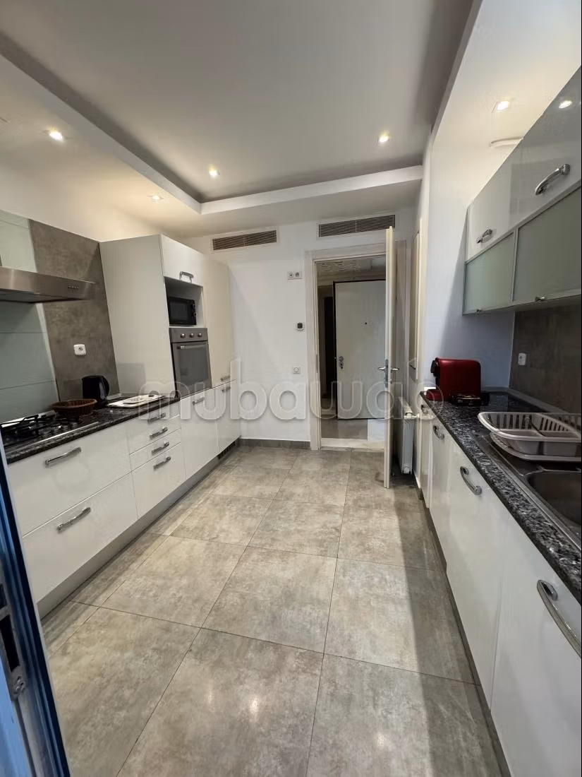 Rent an apartment in Les Berges Du Lac 2.2 beautiful rooms. Ample storage space