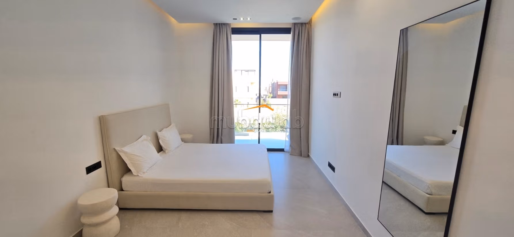 Beautiful contemporary villa brand new with high-end materials