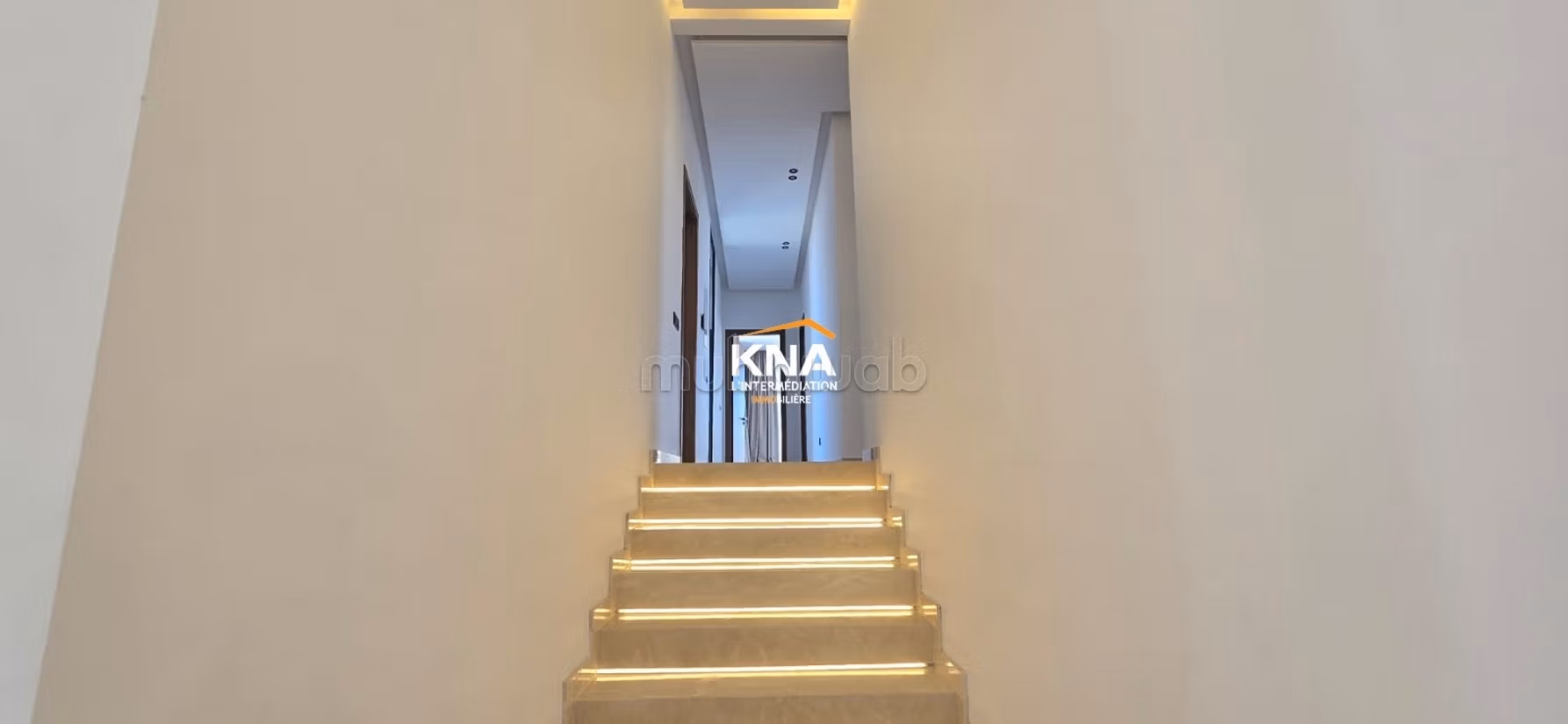 Beautiful contemporary villa brand new with high-end materials