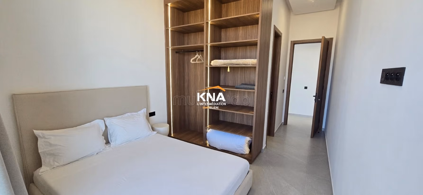 Beautiful contemporary villa brand new with high-end materials
