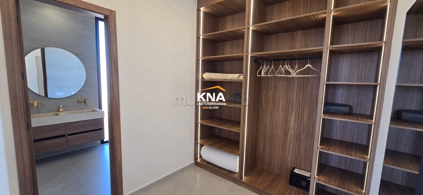 Beautiful contemporary villa brand new with high-end materials