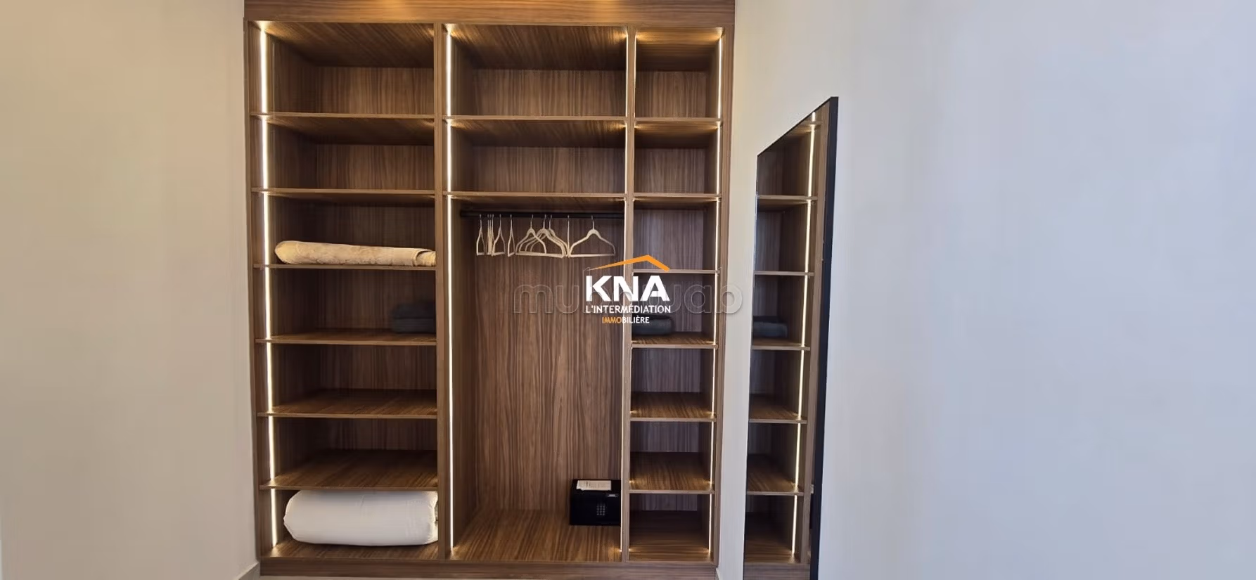 Beautiful contemporary villa brand new with high-end materials