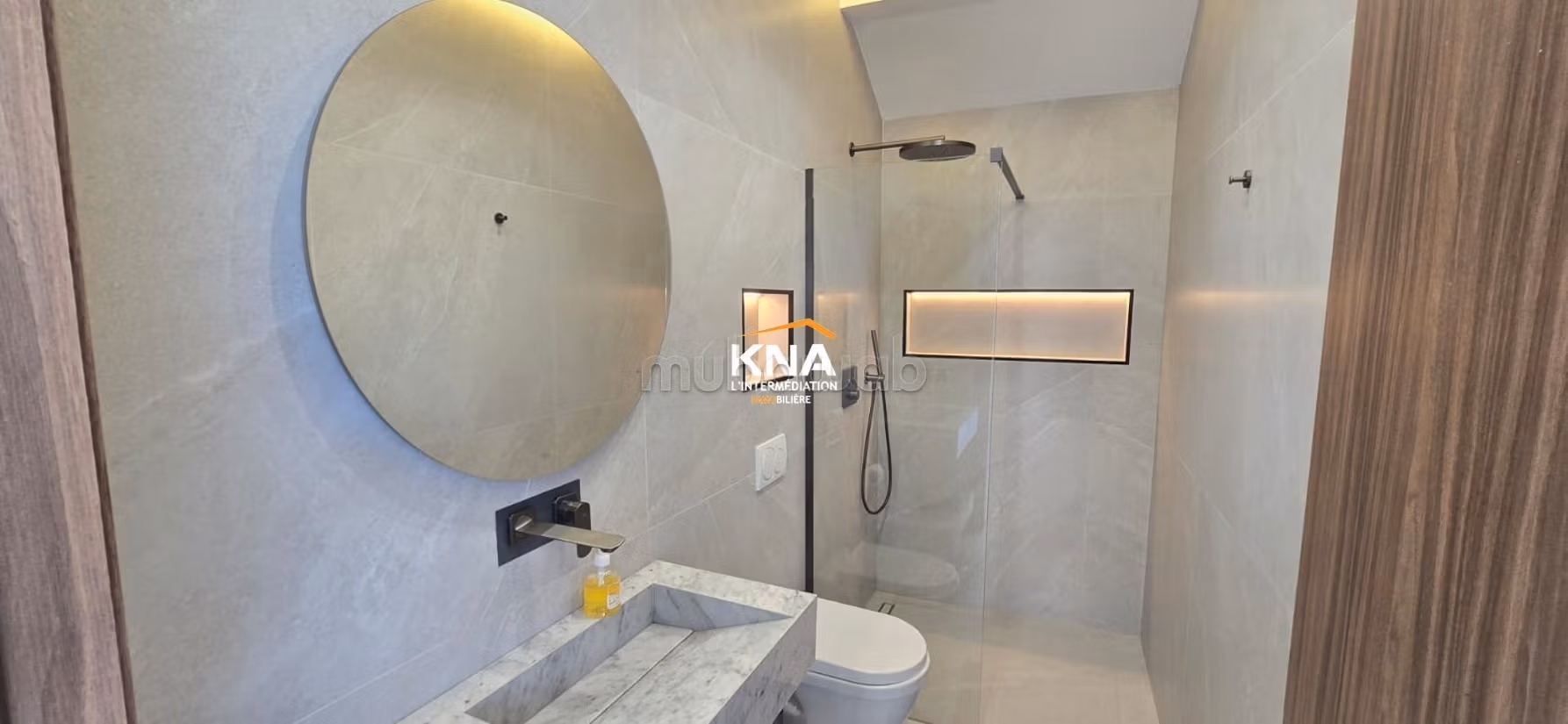 Beautiful contemporary villa brand new with high-end materials
