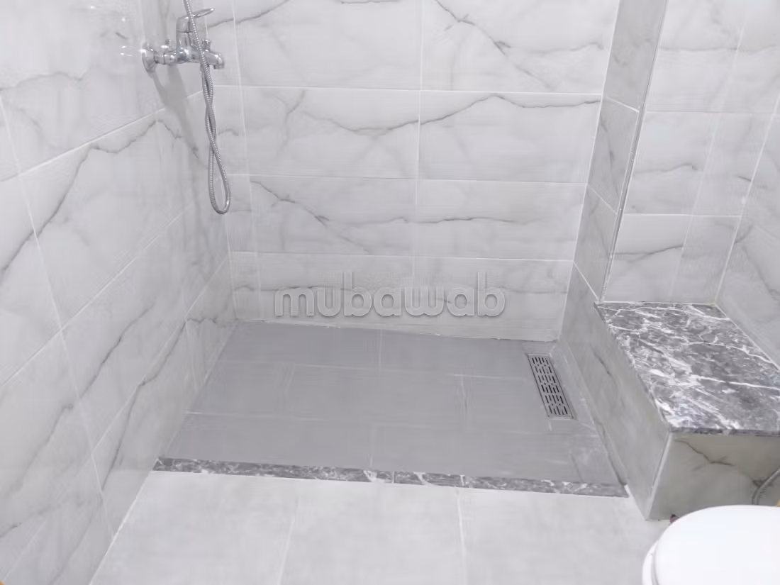 Apartment for sale in Hay Hassani. 6 large living areas. Equipped kitchen
