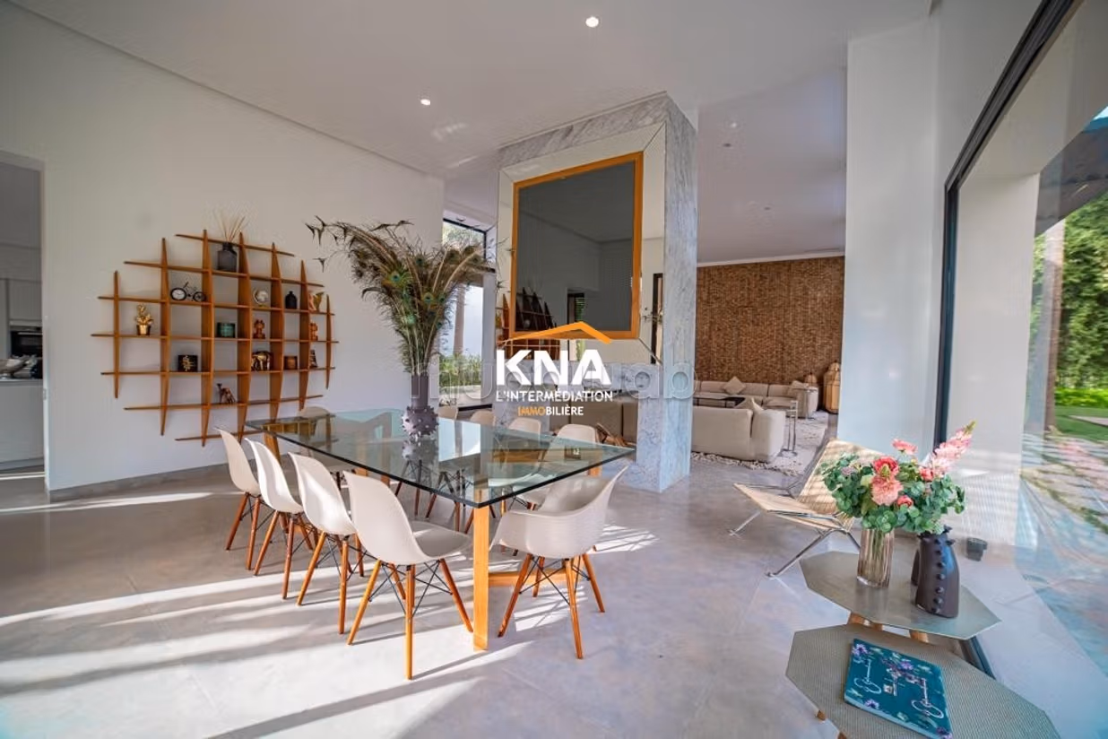 Splendid modern villa located in a secure residence of 4 villas