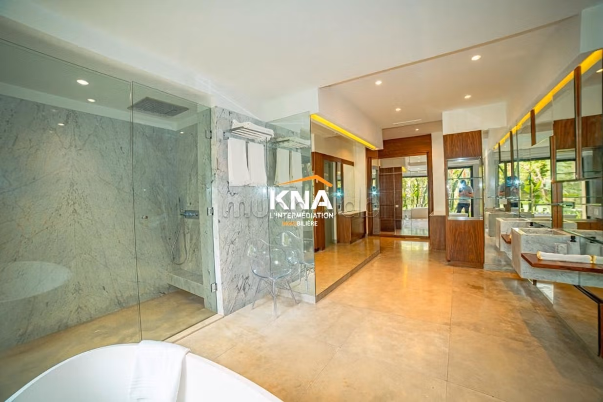 Splendid modern villa located in a secure residence of 4 villas