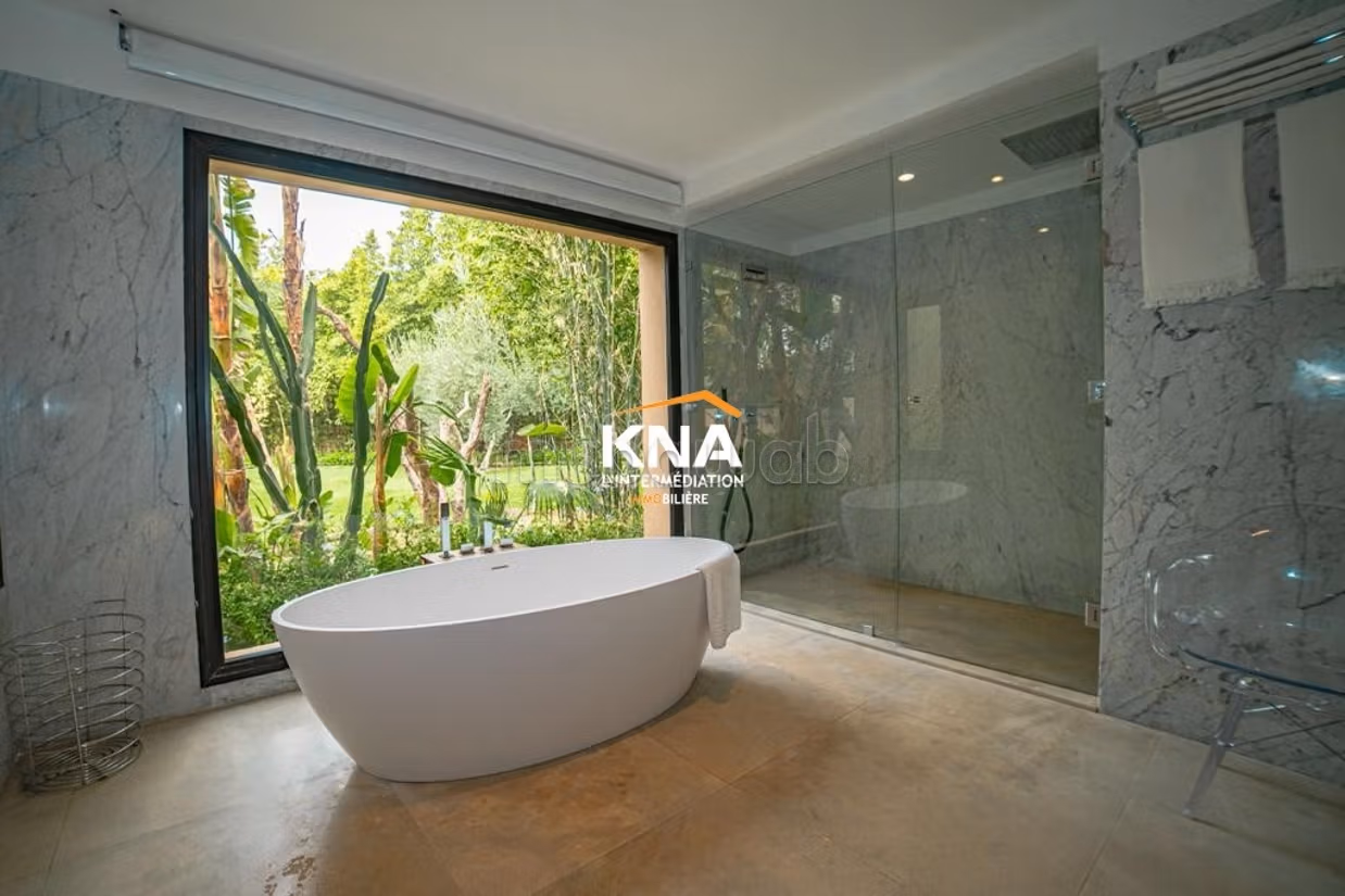Splendid modern villa located in a secure residence of 4 villas