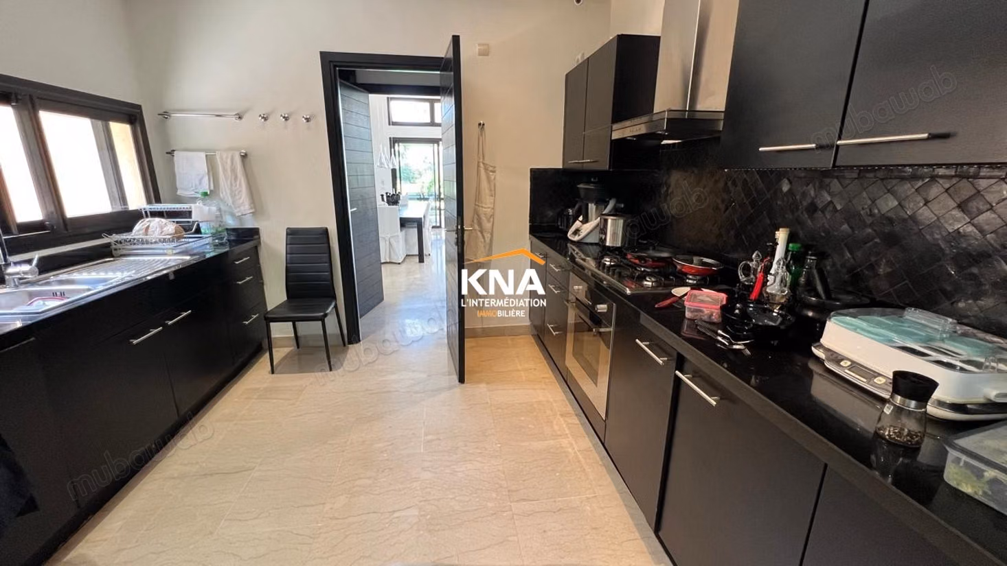 Very Beautiful Single-Storey Villa Located in Front of a Golf Course Within a Secure Complex