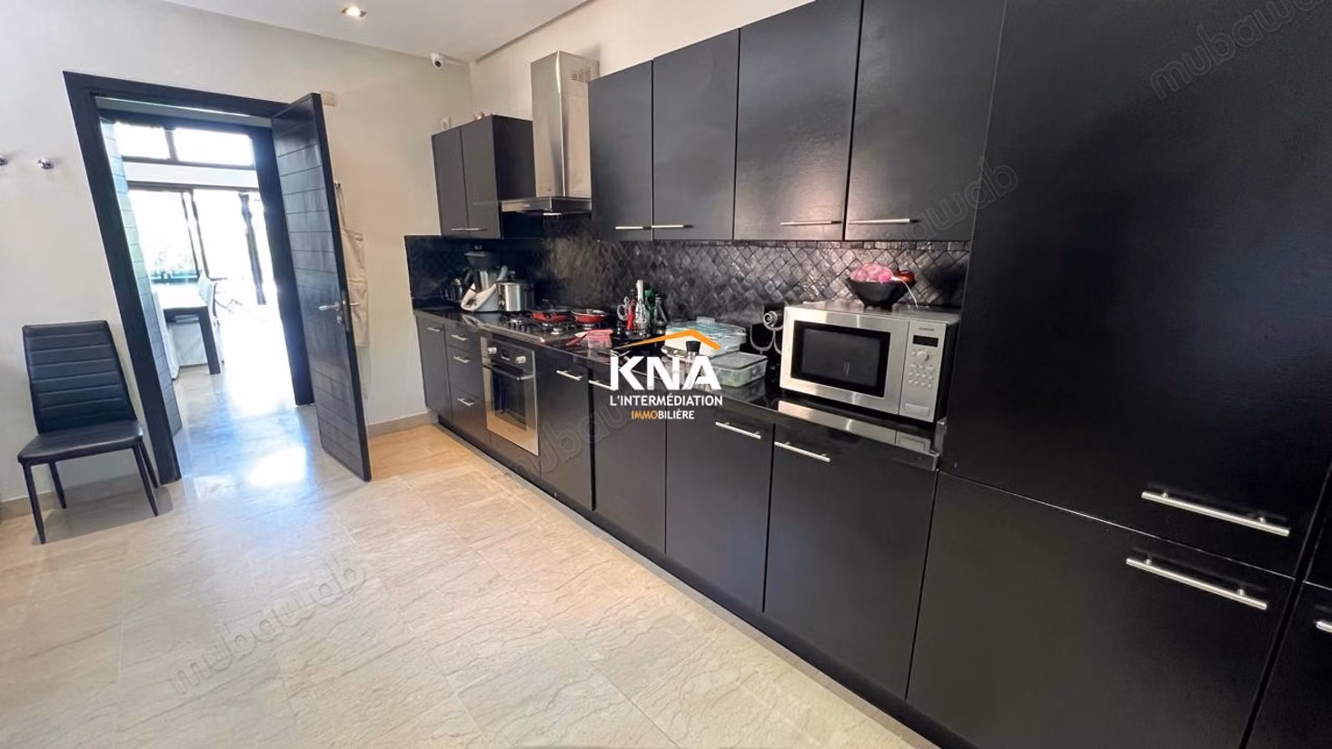 Very Beautiful Single-Storey Villa Located in Front of a Golf Course Within a Secure Complex