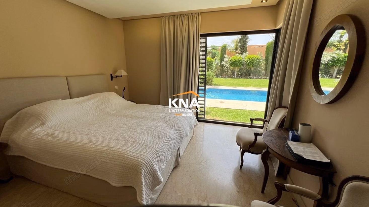 Very Beautiful Single-Storey Villa Located in Front of a Golf Course Within a Secure Complex