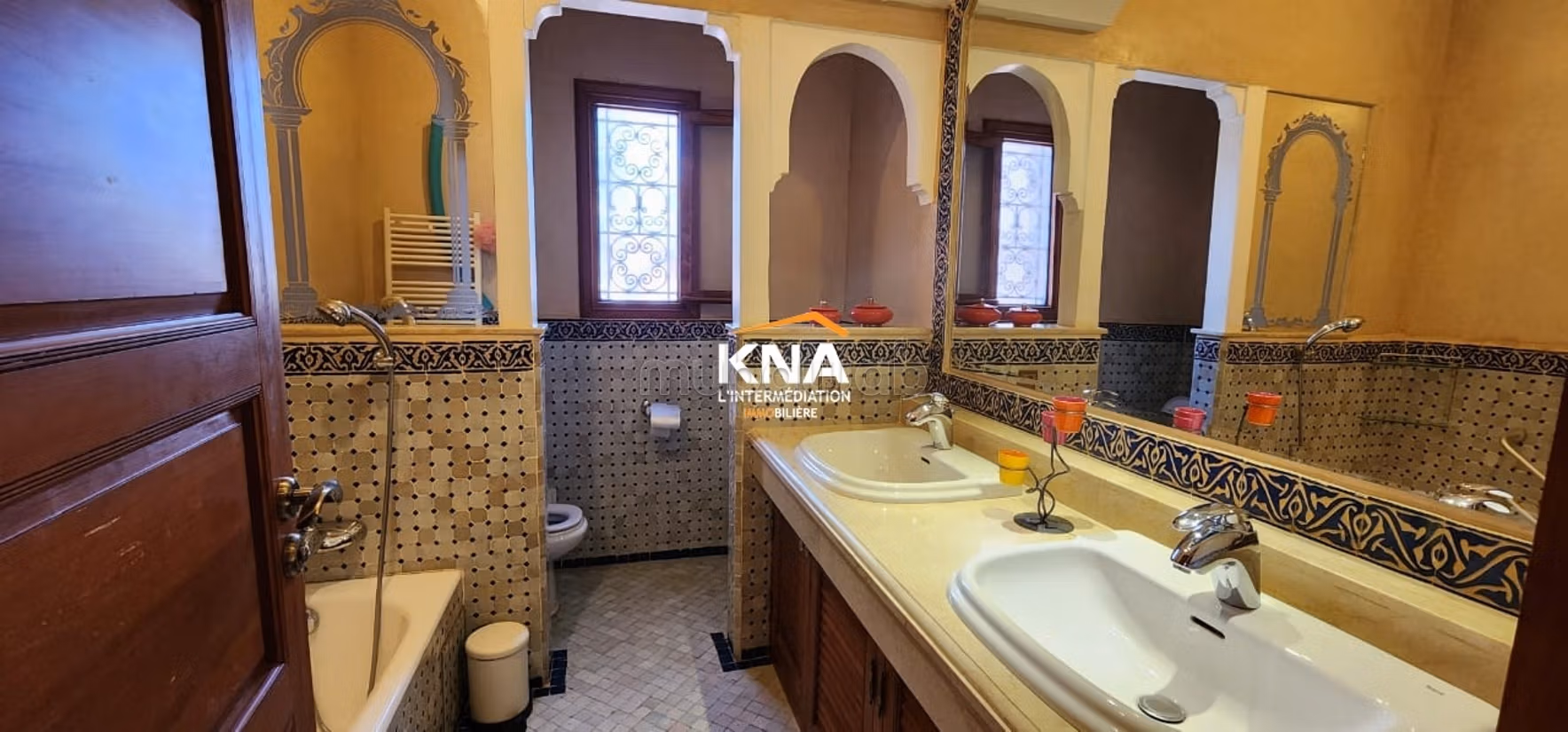 Elegant mixed-style villa with a superb view of the Atlas Mountains