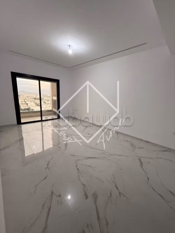 For rent office H2 in Cité Ennasr 2