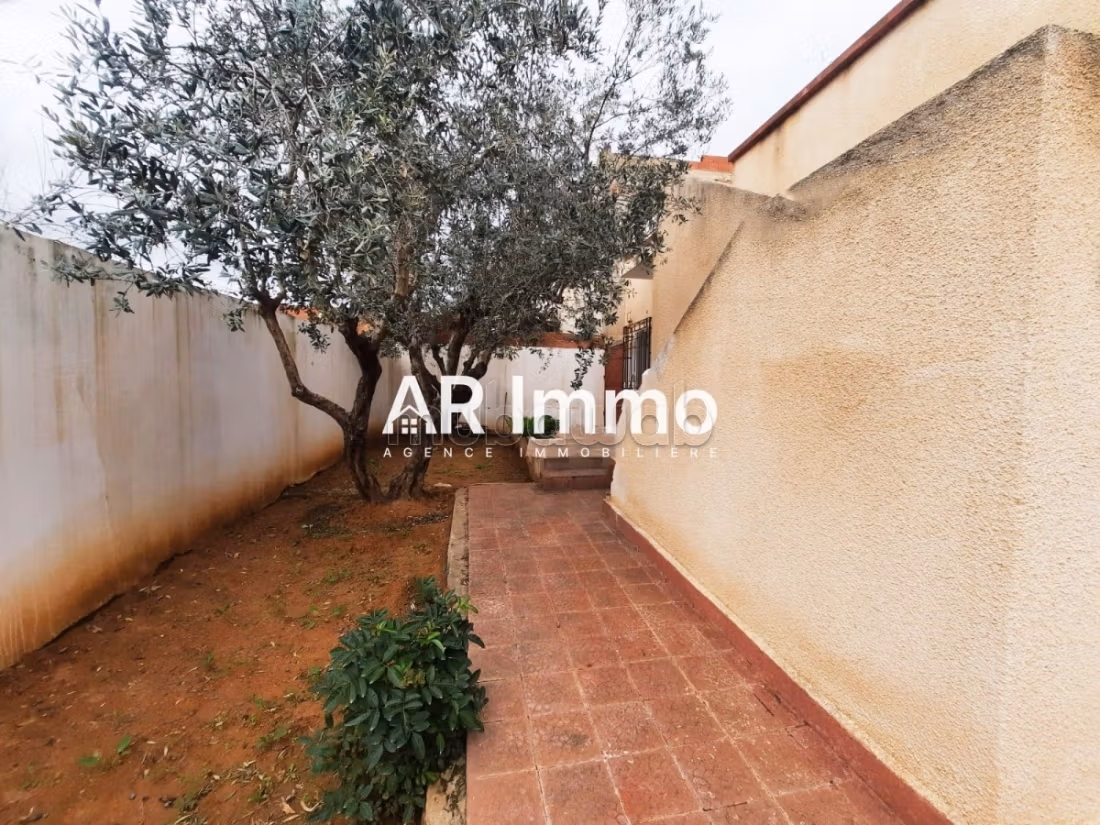 Casa indipendente a El Hafsia Borj El Amri