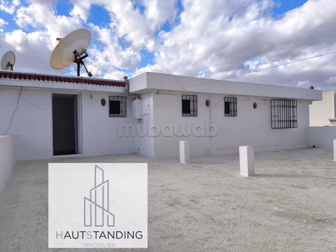 Un bel appartamento con una terrazza da affittare a Sahloul