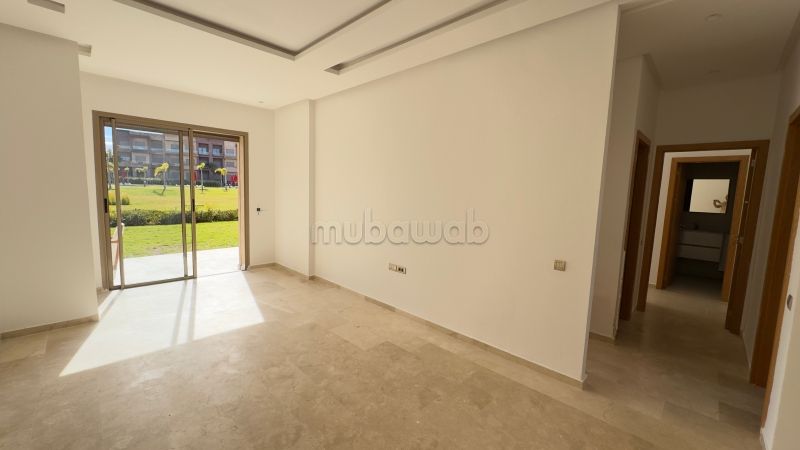 Rez de jardin neuf vide à la location longue durée piscine