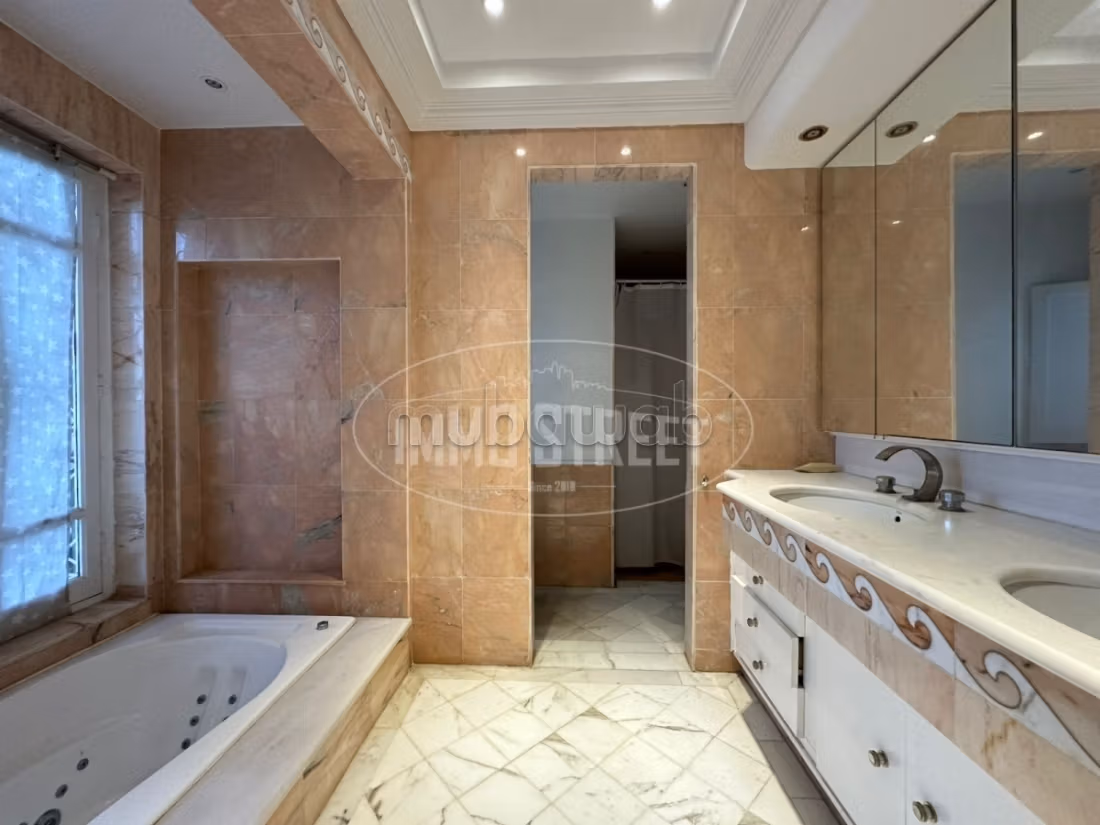 For rent – S4 villa with sea view in Gammarth Superior