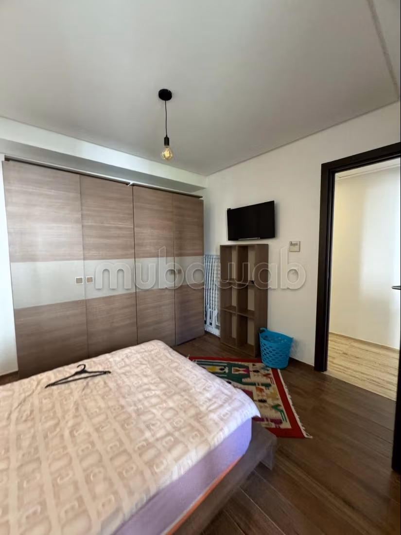 Bel appartement en location à Les Jardins de Carthage. Surface de 120 m². Meublé