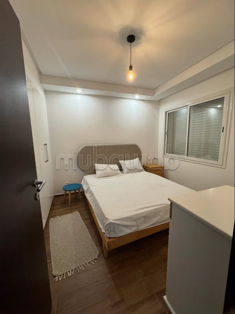 Bel appartement en location à Les Jardins de Carthage. Surface de 120 m². Meublé