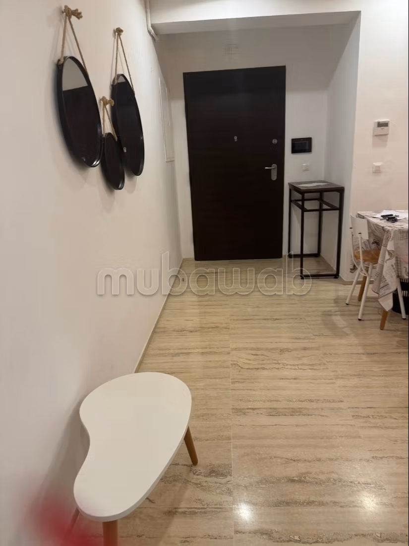 Bel appartement en location à Les Jardins de Carthage. Surface de 120 m². Meublé