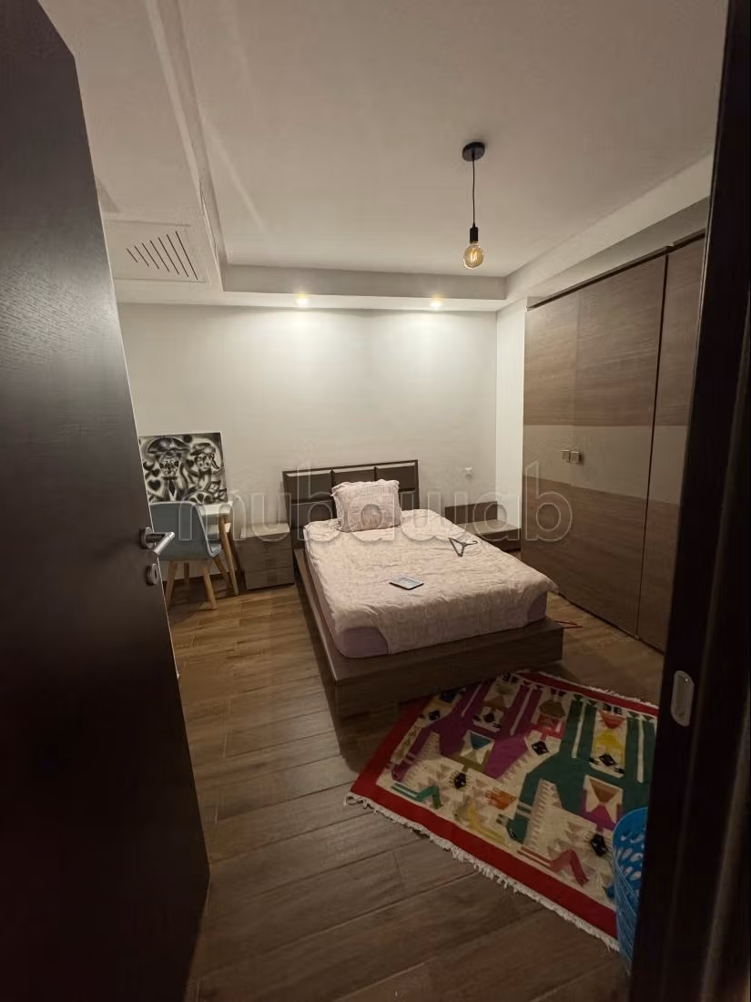 Bel appartement en location à Les Jardins de Carthage. Surface de 120 m². Meublé