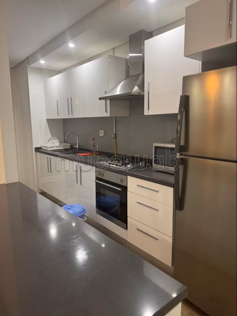 Bel appartement en location à Les Jardins de Carthage. Surface de 120 m². Meublé
