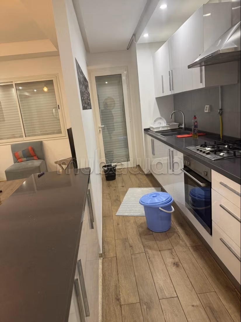 Bel appartement en location à Les Jardins de Carthage. Surface de 120 m². Meublé