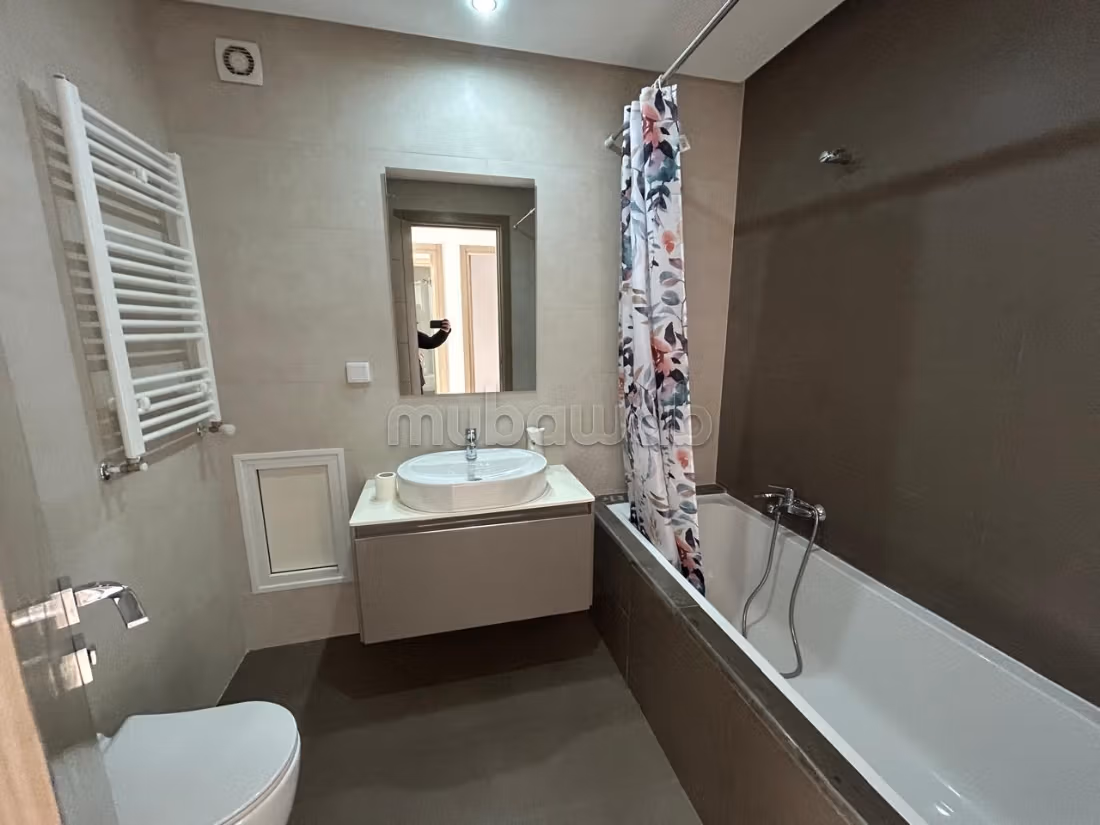 In vendita un appartamento in S3 di 140m² a Ennasr2
