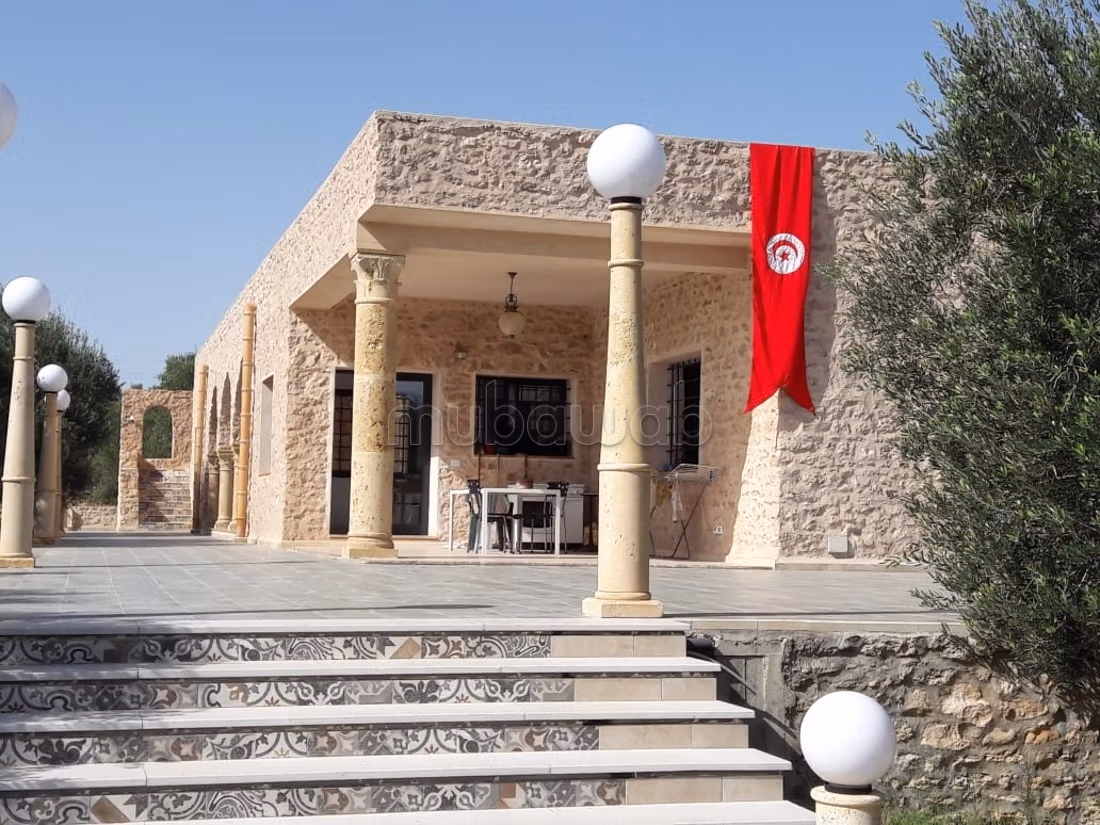 A vendre ferme avec villa à Sousse