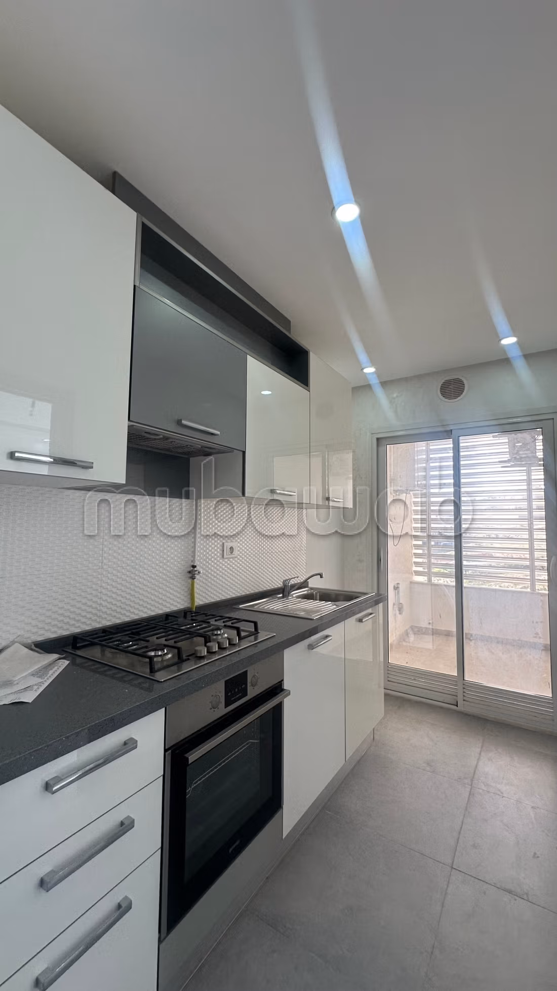 In affitto S1 con giardino e parcheggio a Ennasr 2